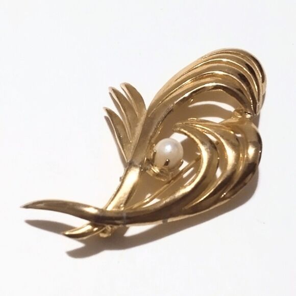 Vintage Brooks Gold Tone and Genuine Pearl Freeform Brooch - Picture 5 of 6